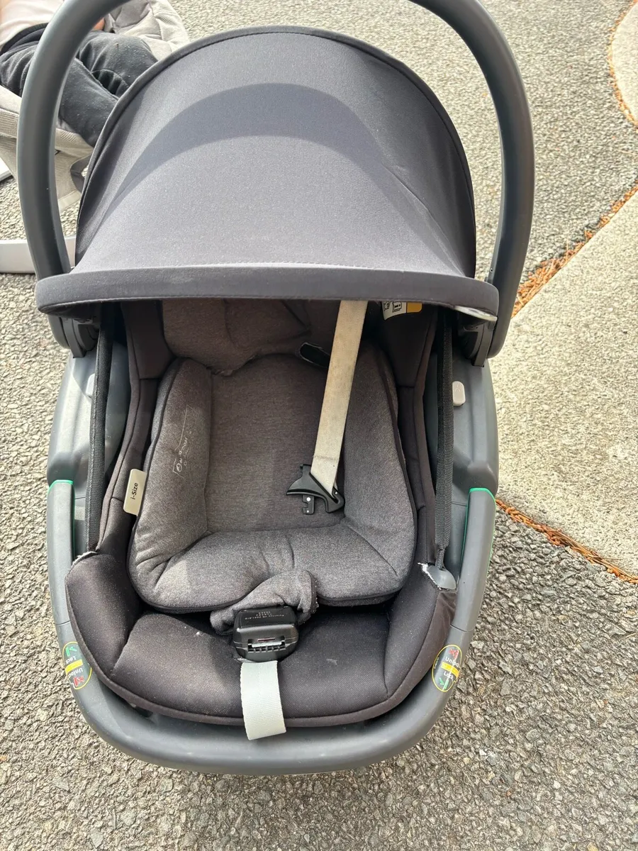 Maxi Cosi Coral 360 car seat - Image 1