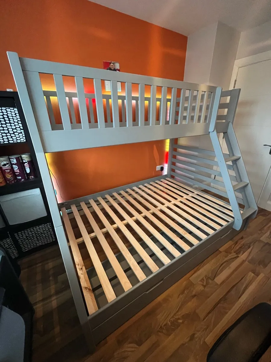 Triple sleeper bunk beds - Image 2