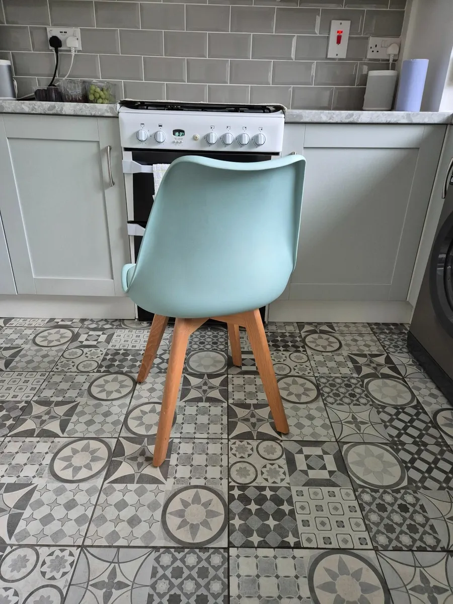 4 kitchen chairs - Image 3