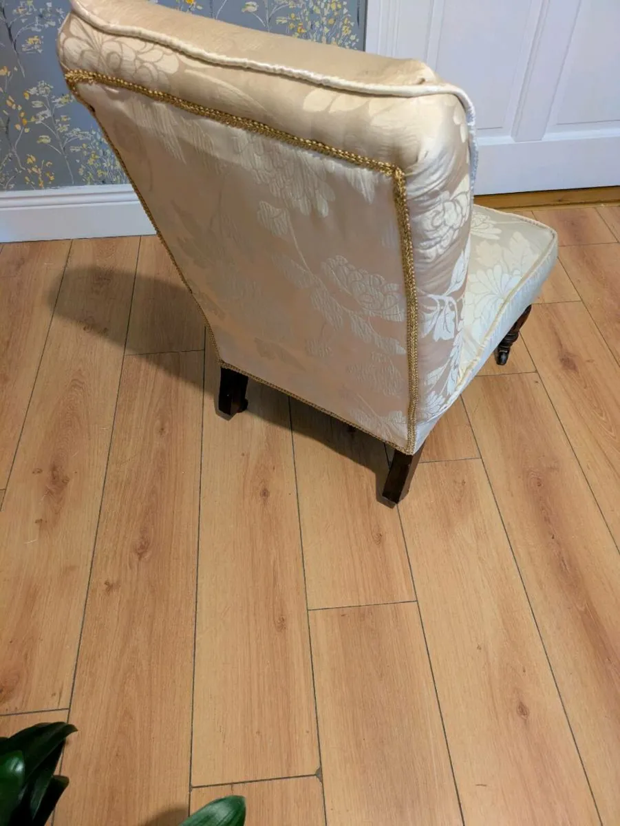 Antique nursing chair - Image 3