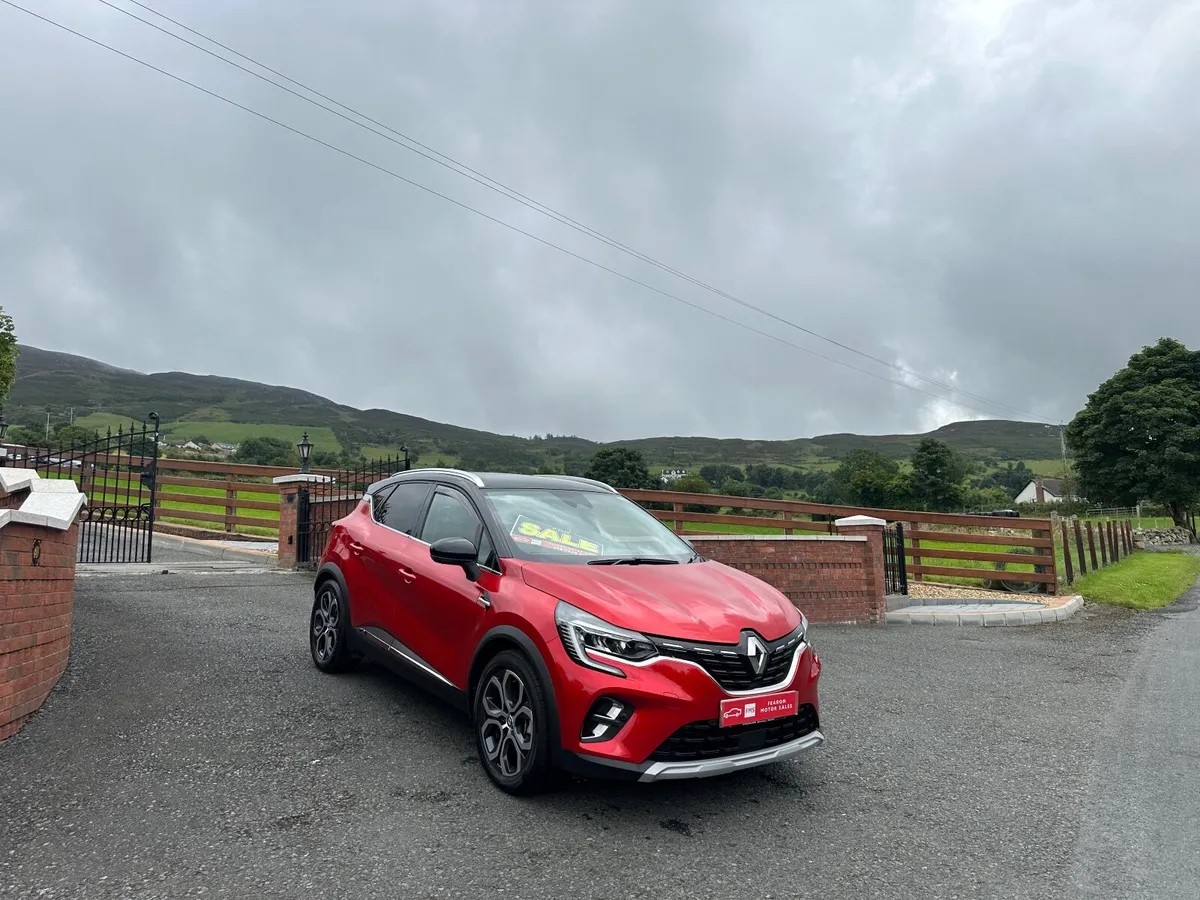 2023 Renault Captur Hybrid - Image 1