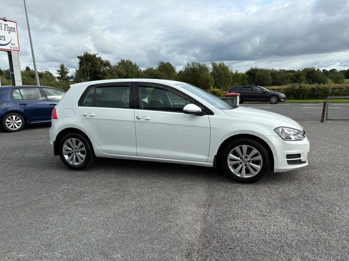 Volkswagen Golf 1.6 TDi white FSH 151 - Image 4