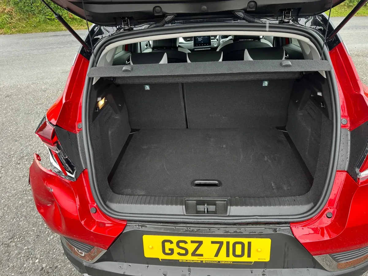 2023 Renault Captur Hybrid - Image 4