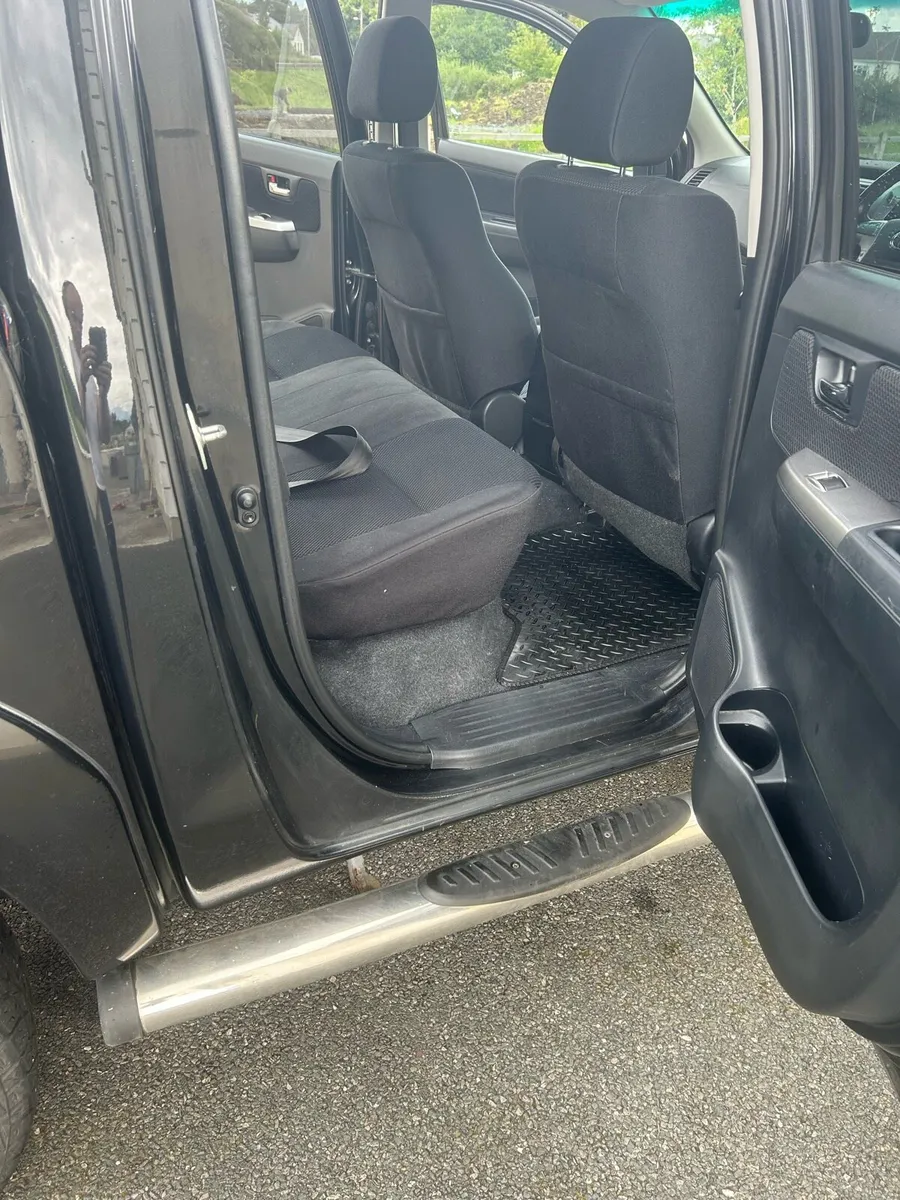 Toyota hilux - Image 4
