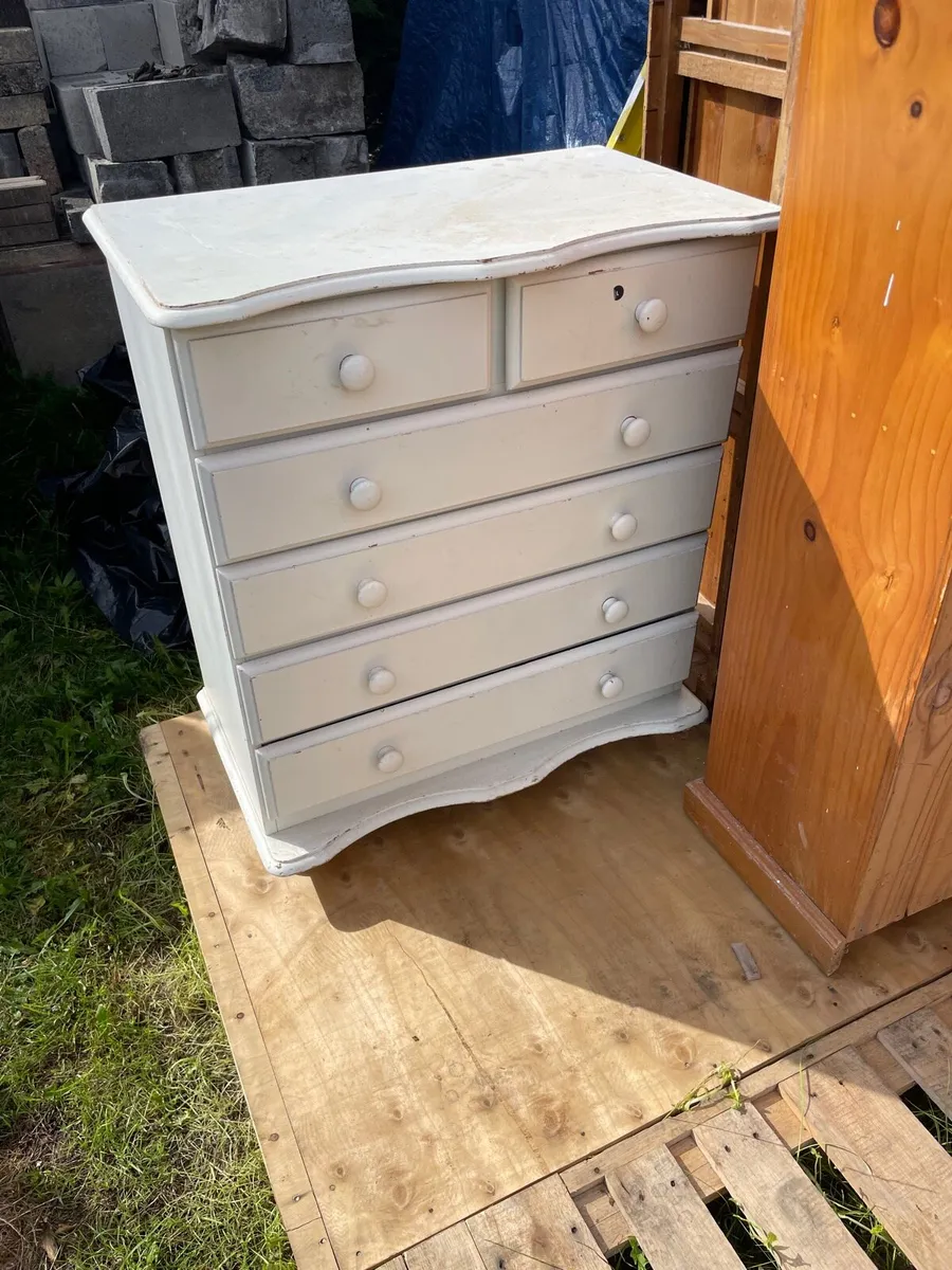 White pine chest of drawers €85 - Image 1