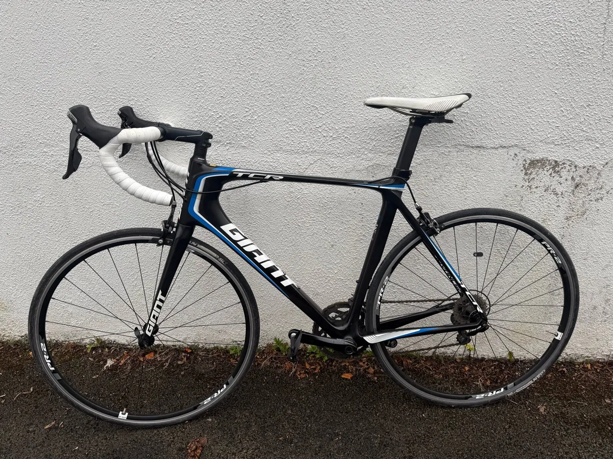 Giant TCR Advanced 2 Carbon Road Bike - Image 2