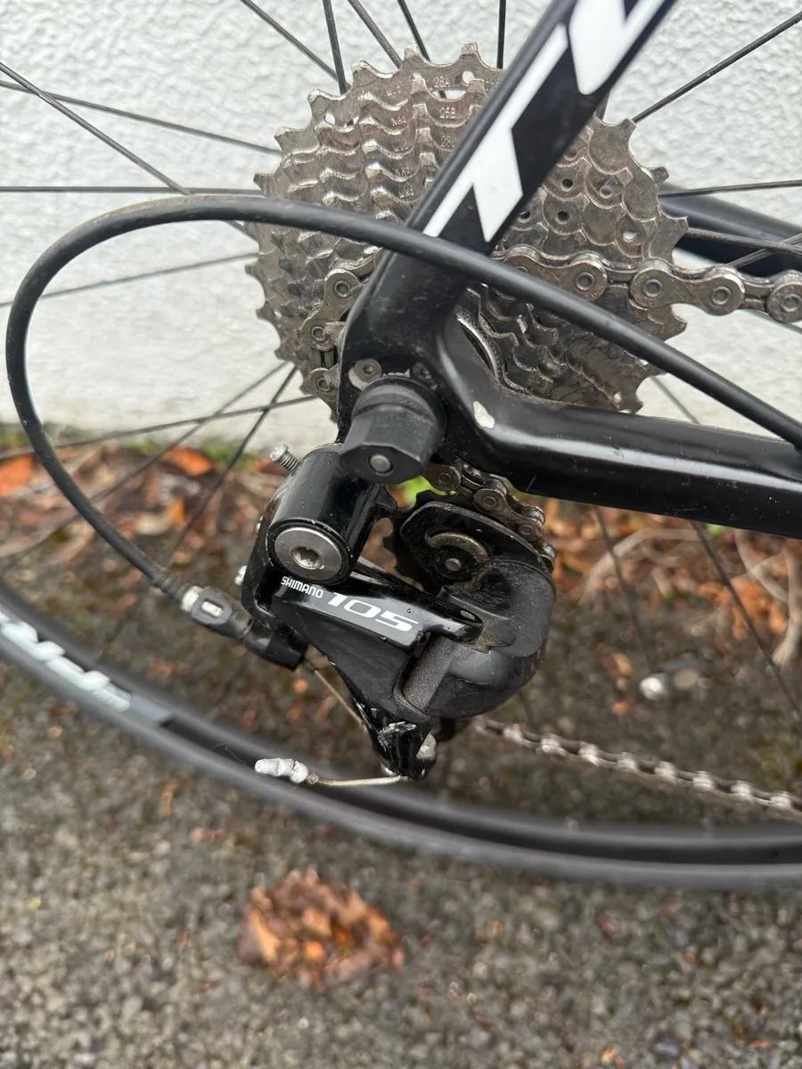 Giant TCR Advanced 2 Carbon Road Bike - Image 4