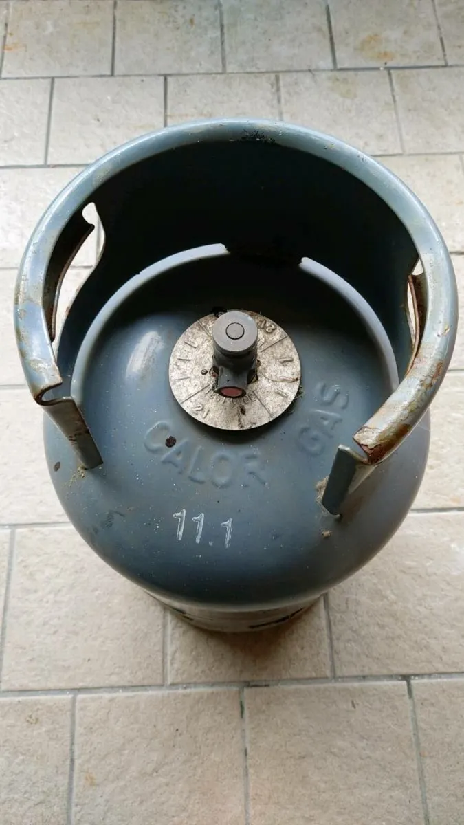 11 kg Propane Gas Cylinder used half empty - Image 2