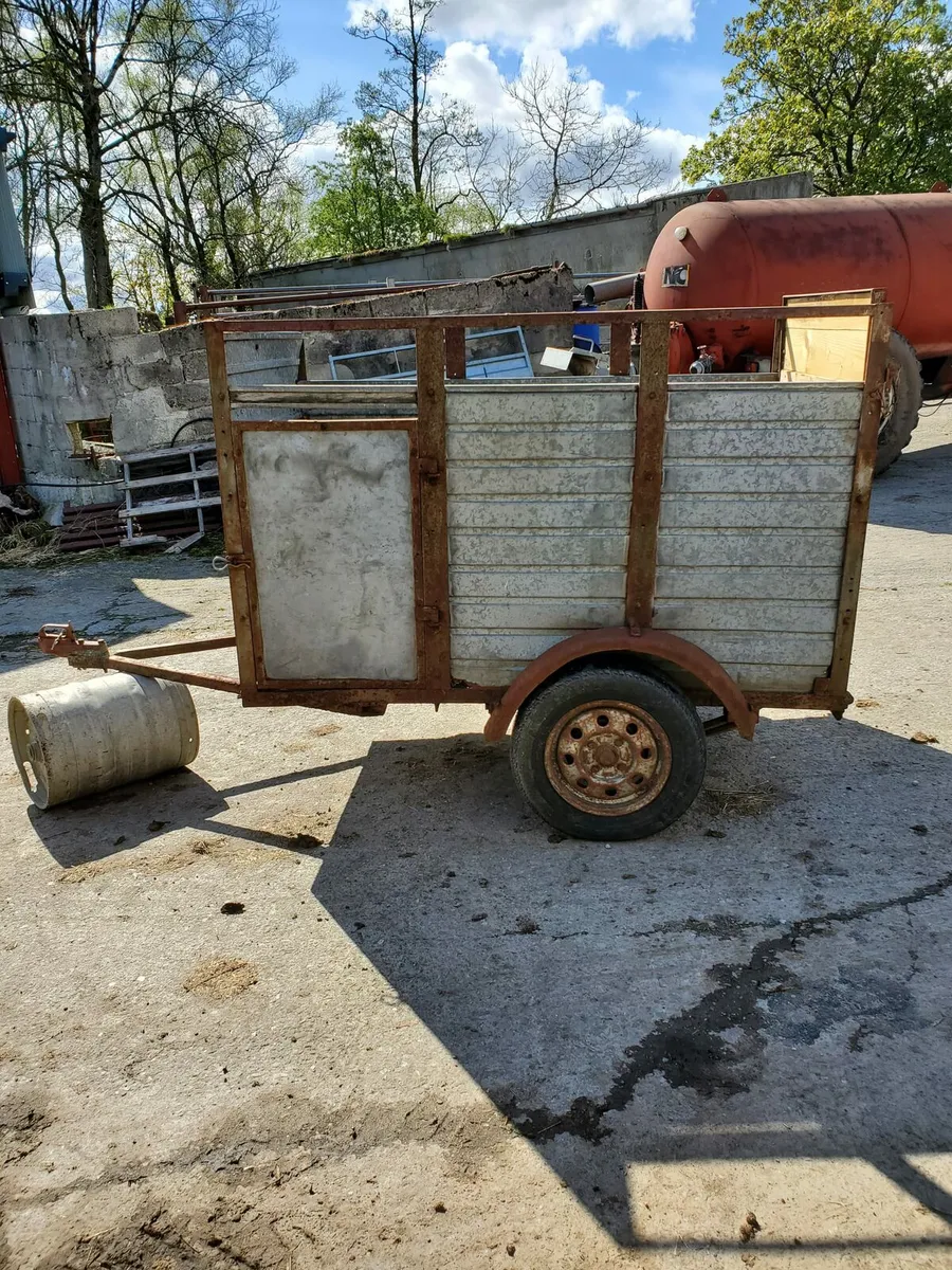 Trailer - Image 1