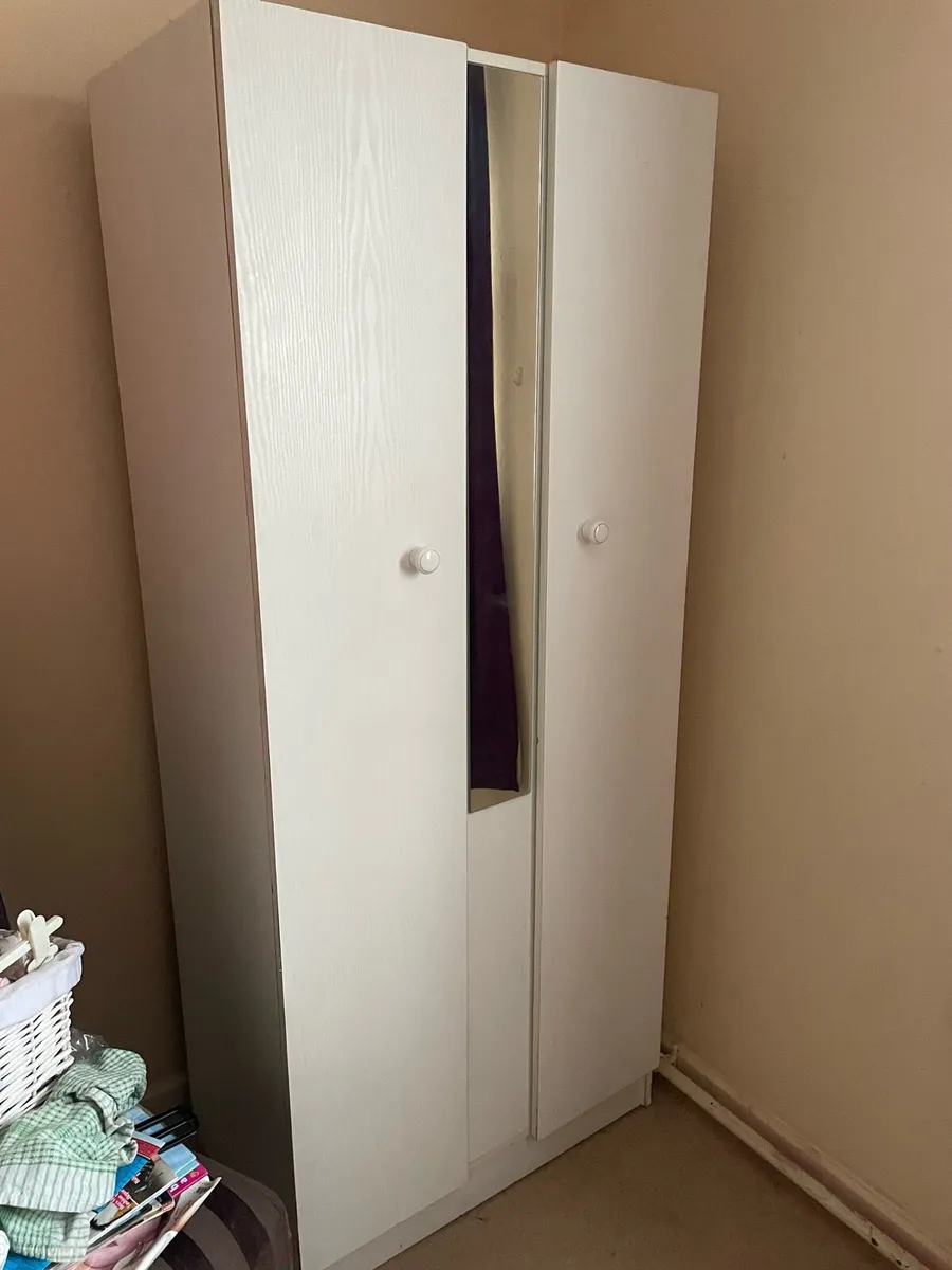 White double wardrobe - Image 2