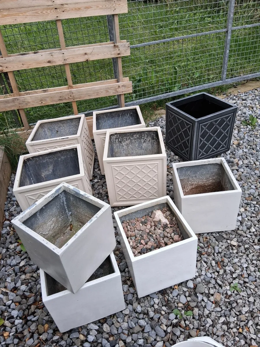 Plant Pots (9) - Image 1