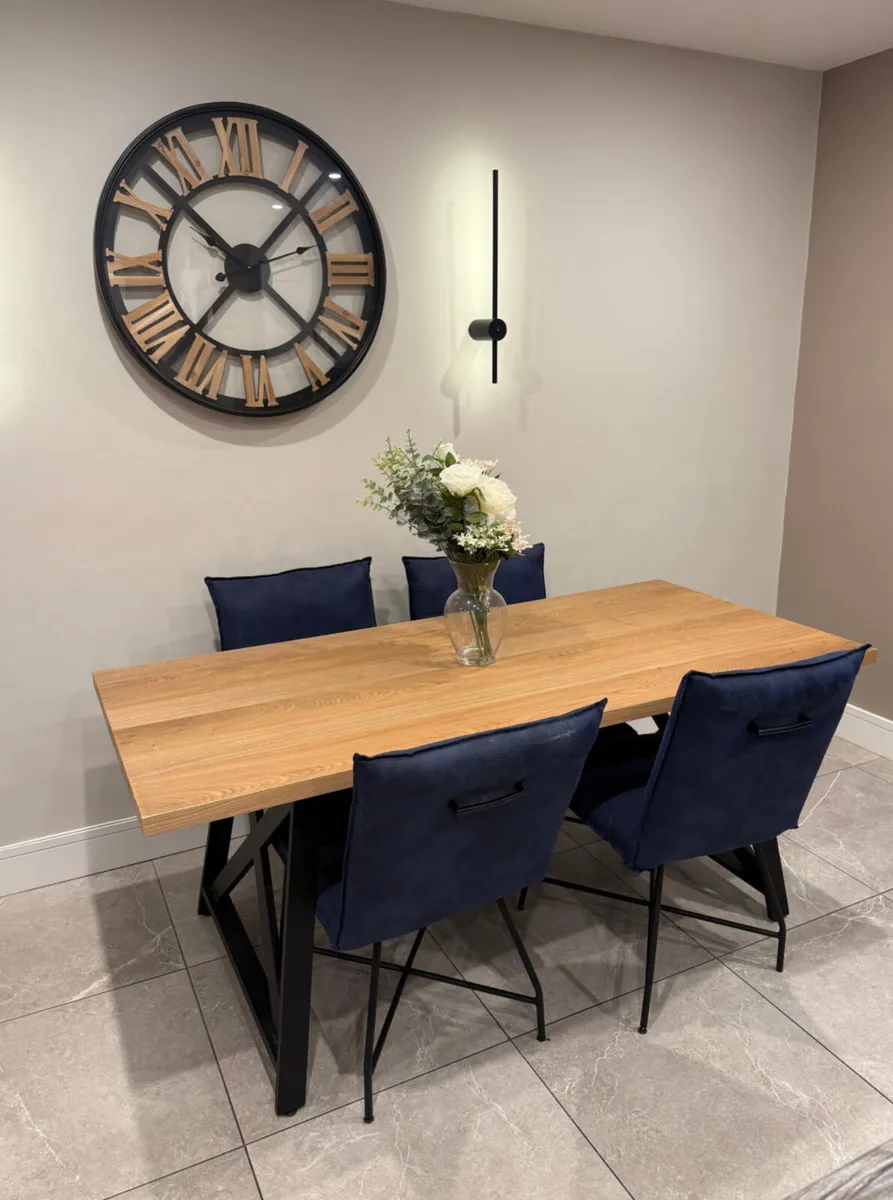 Solid wood dining table - Image 1
