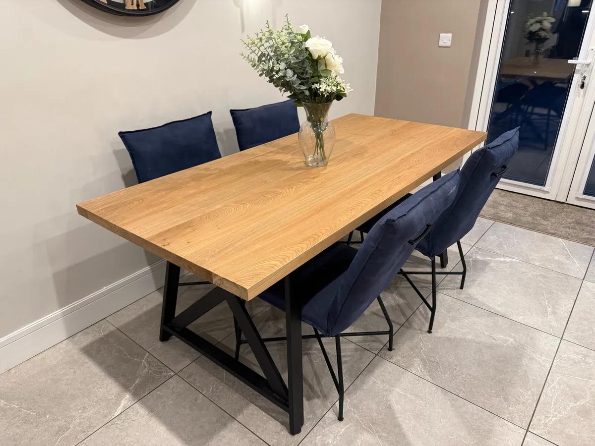 Solid wood dining table - Image 2