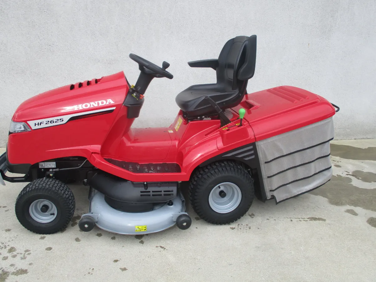 Honda HF 2625 ride on mower 2025 - Image 2