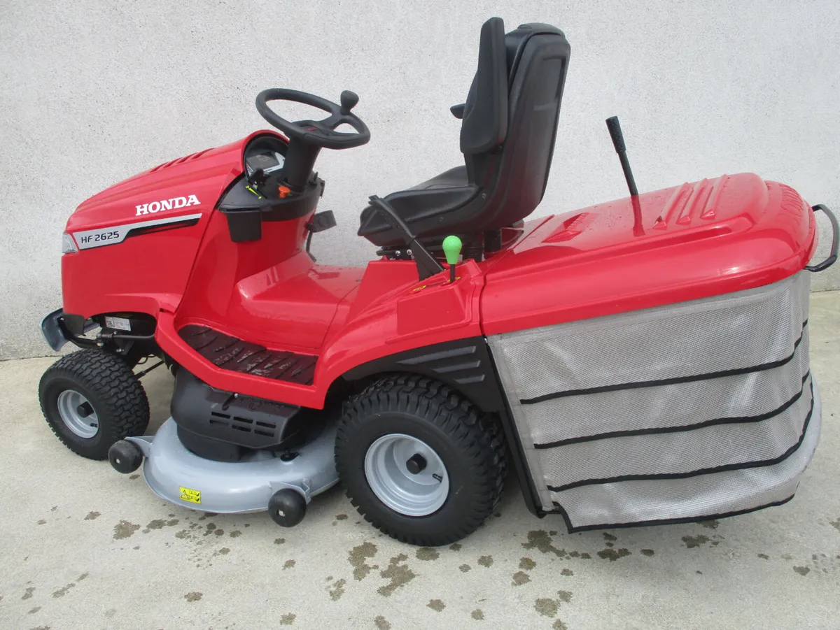 Honda HF 2625 ride on mower 2025 - Image 3