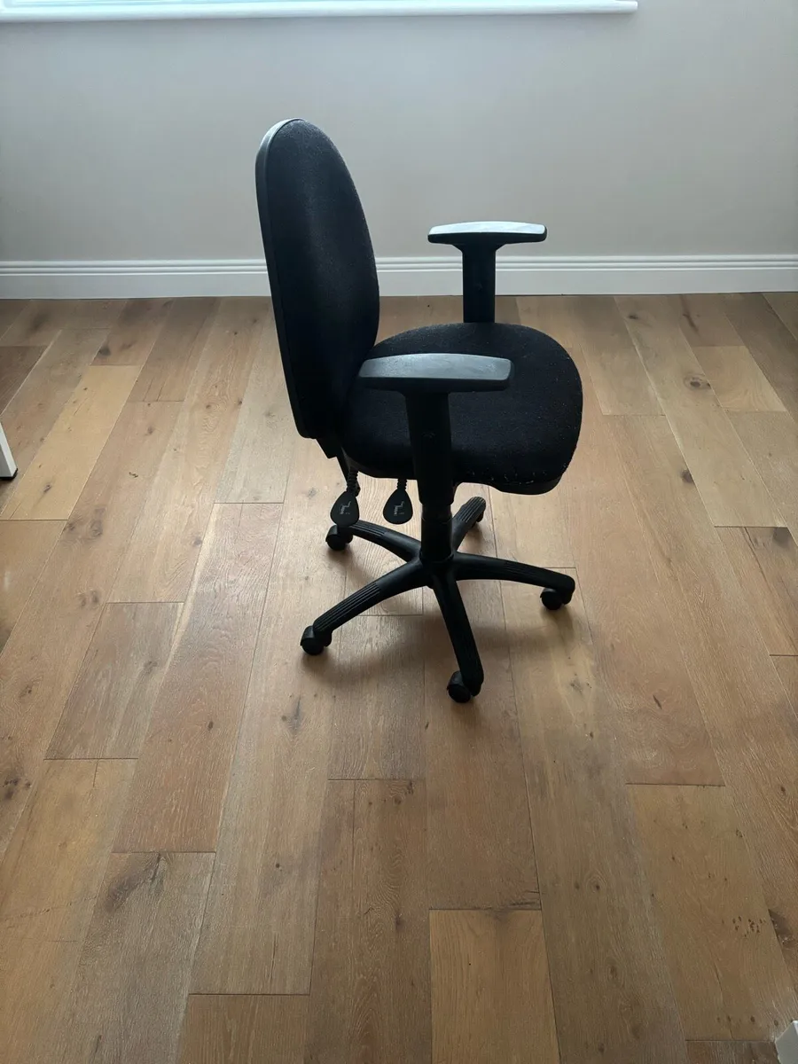 Office chair - Image 2