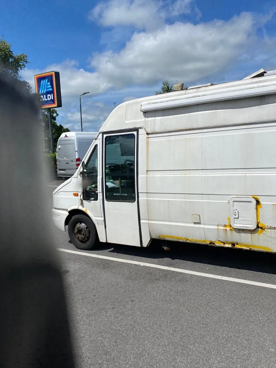 Iveco 2.8l Camper Van Ordinary License - Image 4