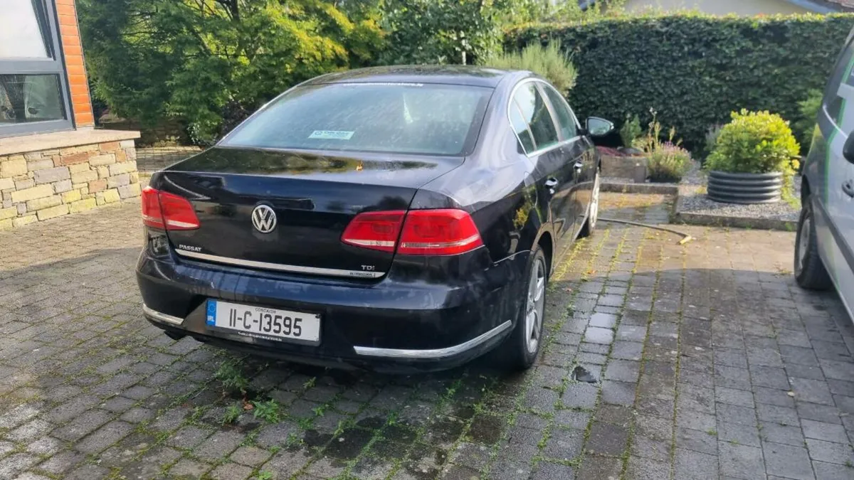 Volkswagen Passat 2011 - Image 1