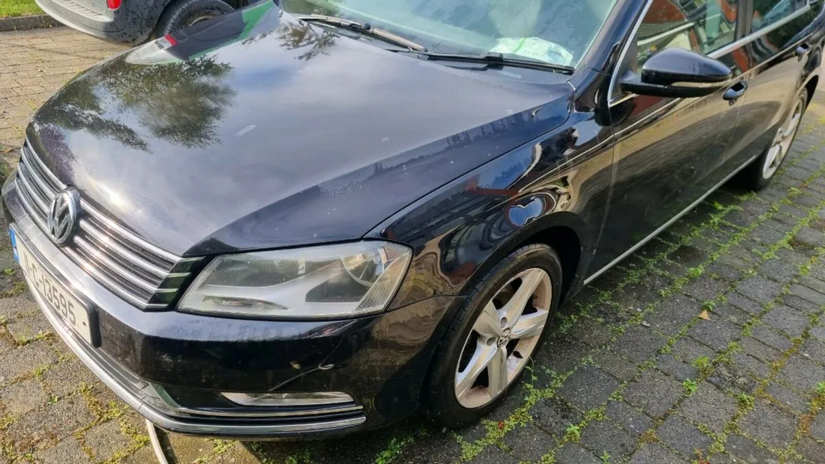 Volkswagen Passat 2011 - Image 3