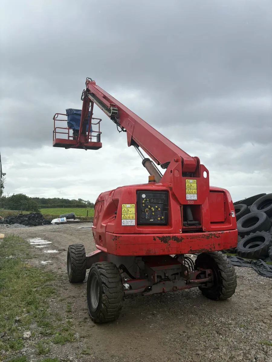 JLG S40 Cherrypicker - Image 1