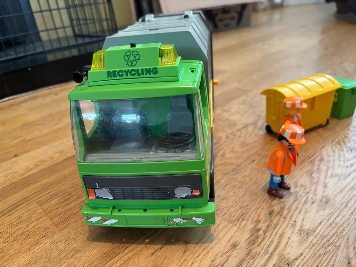 Playmobil construction site truck and refuse truck - Image 2