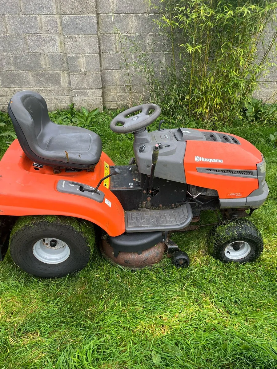 Ride on mower - Image 1
