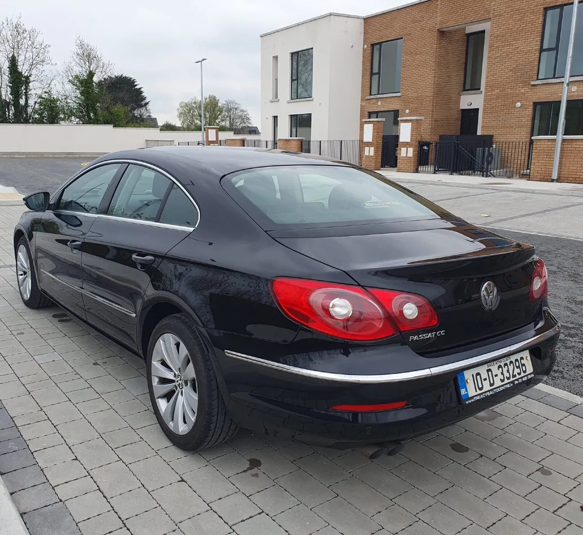 Volkswagen Passat 2010 - Auto - Image 2
