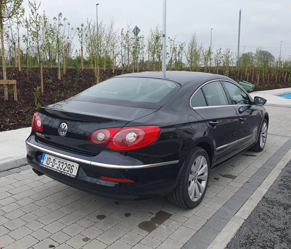 Volkswagen Passat 2010 - Auto - Image 3