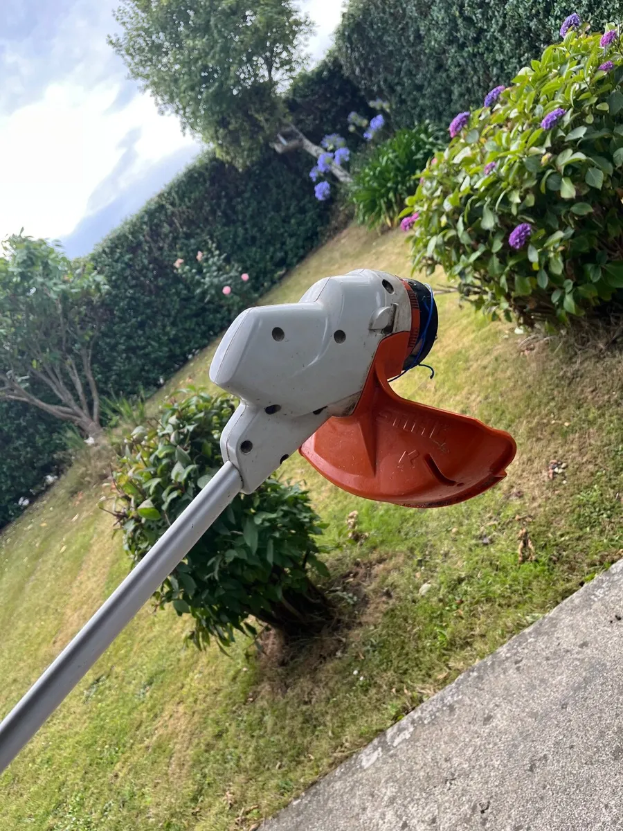 STIHL FSA57 GARDEN STRIMMER WITH AK10 BATTERY - Image 4