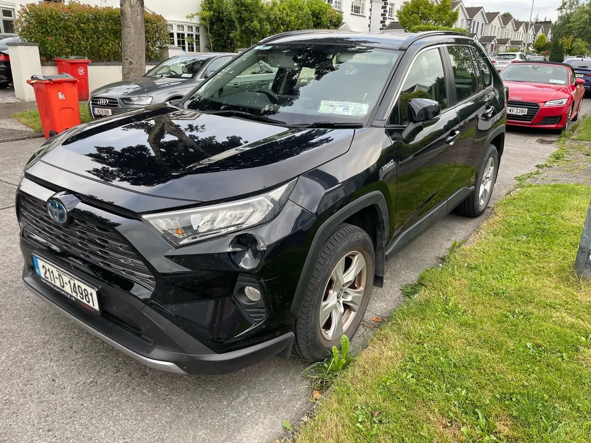 Toyota RAV4 hybrid low mileage - Image 4