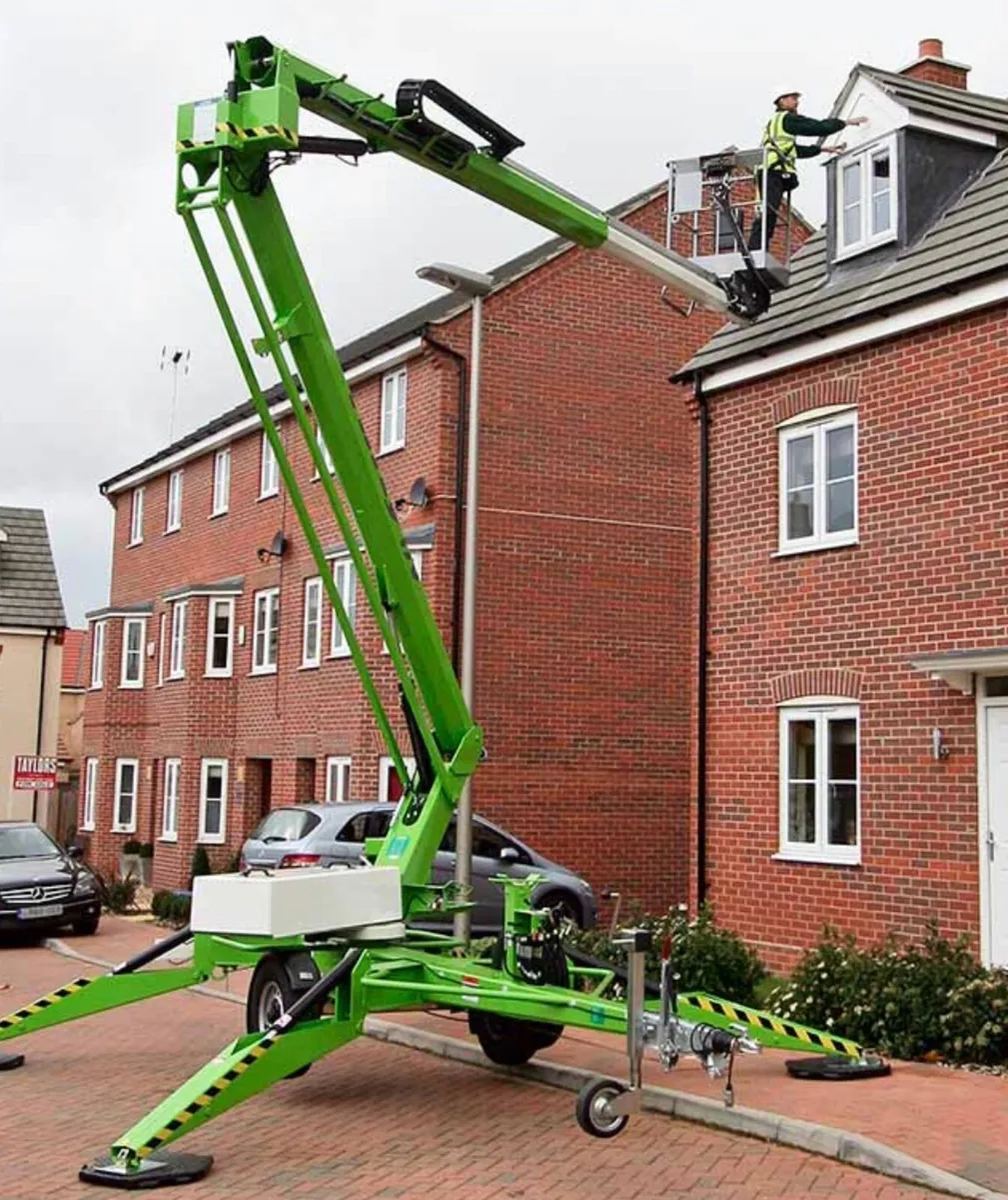 Cherry picker lift. - Image 3