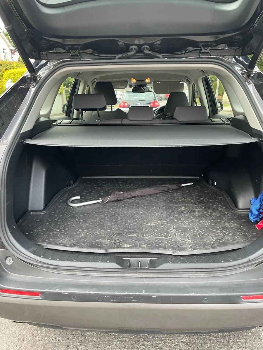 Toyota RAV4 hybrid very low mileage - Image 4