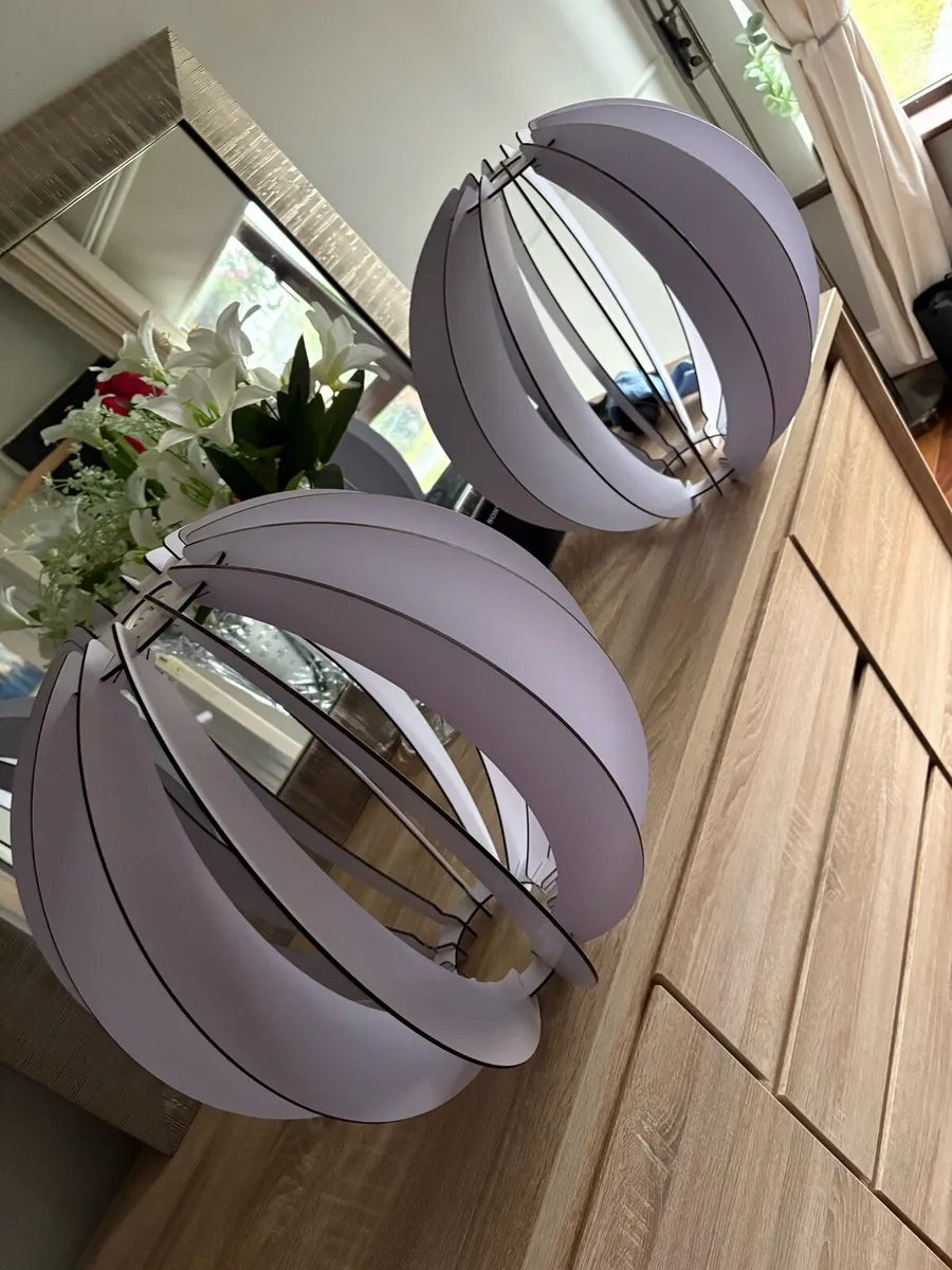 Light shade x 2 - Image 1