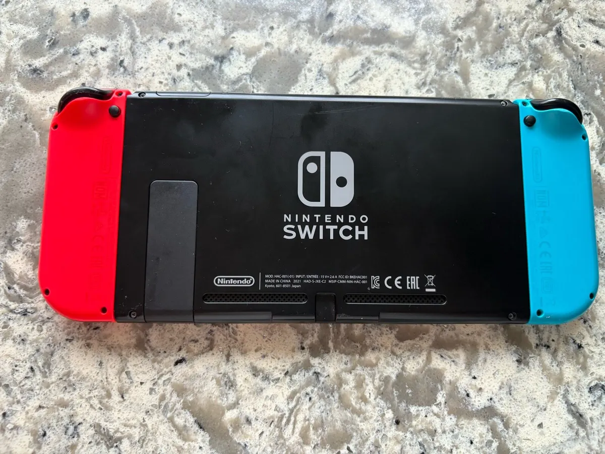 Nintendo Switch - Image 2