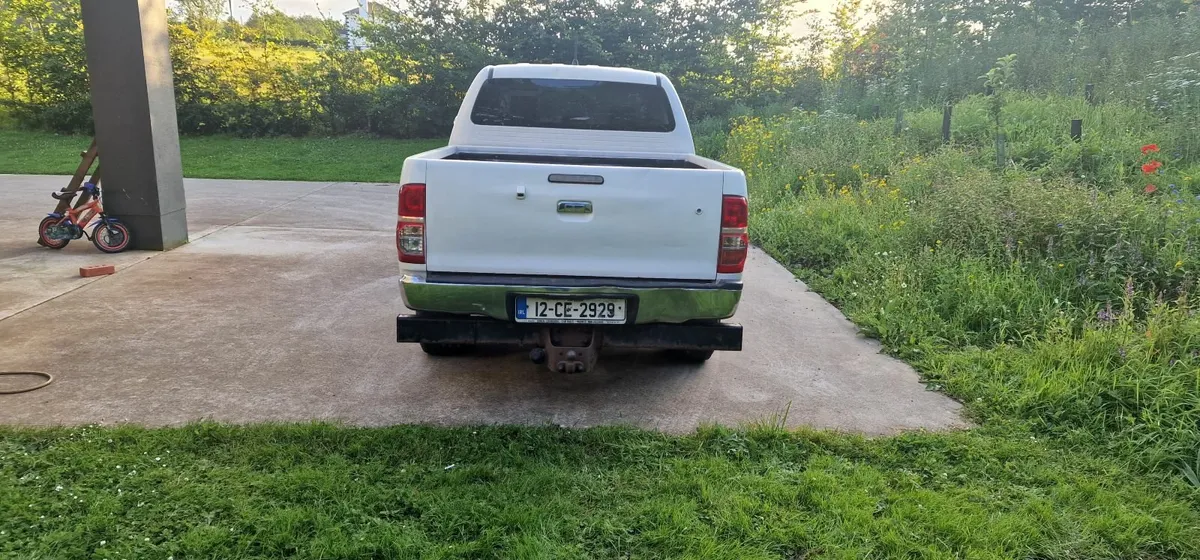 Toyota Hilux 2012 - Image 2