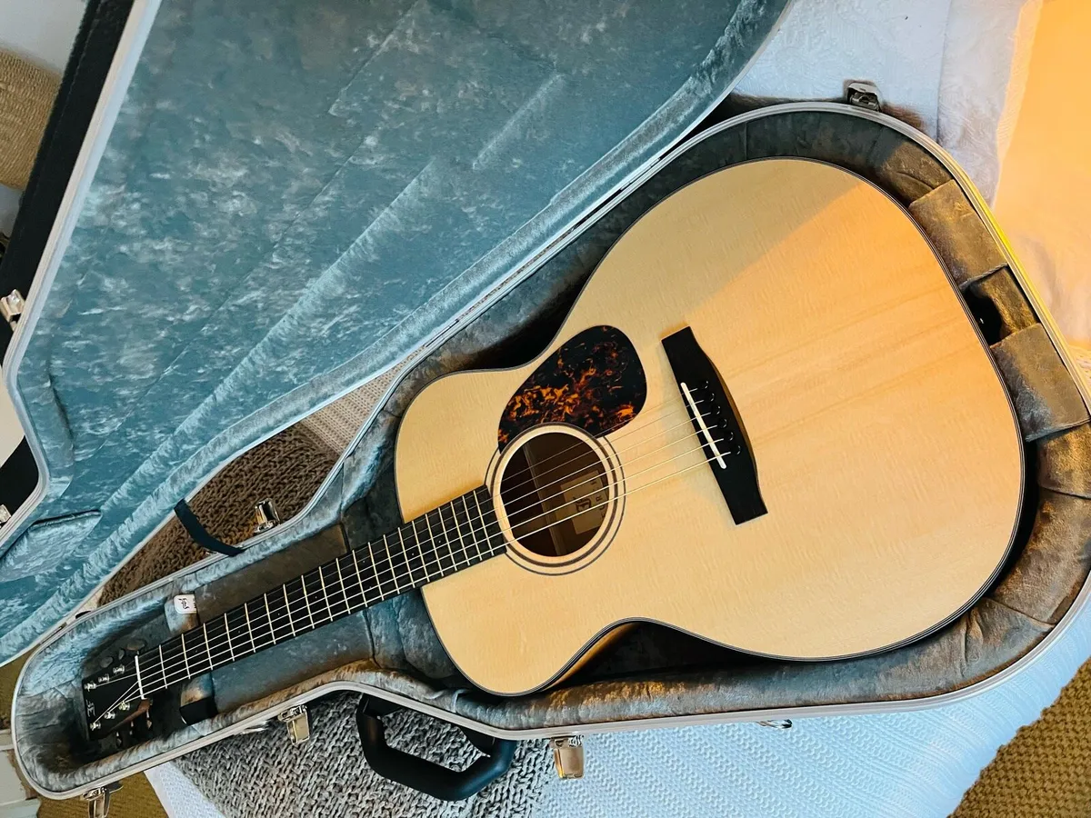 Acoustic Guitar - Image 3