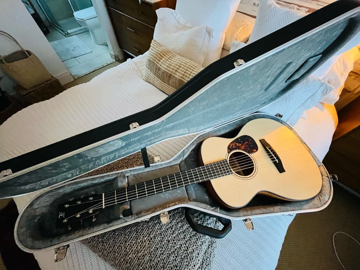 Acoustic Guitar - Image 4