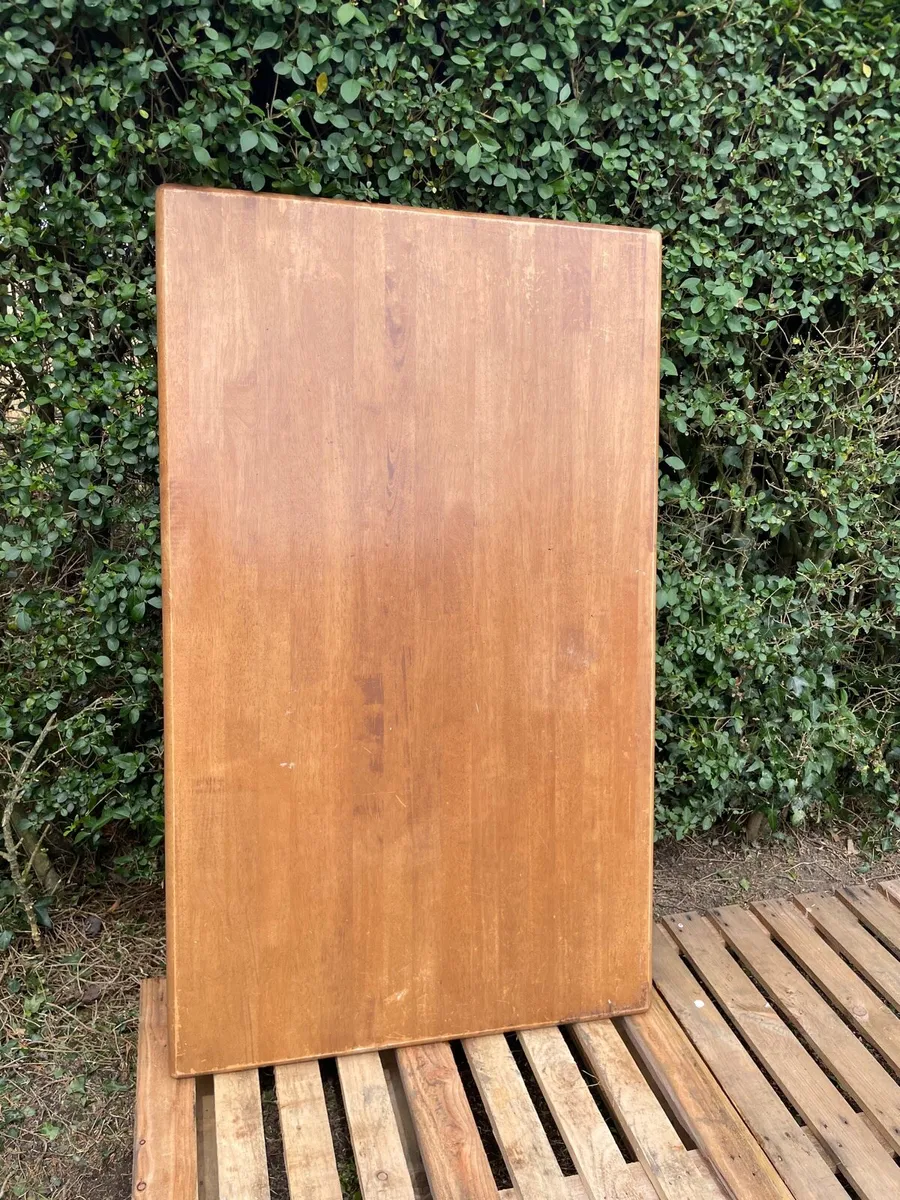 Kitchen table €50 - Image 1