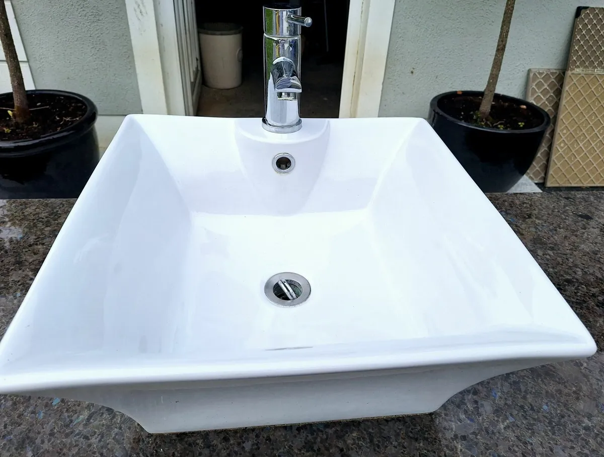Brown granite unit with upstanding basin for sale - Image 4