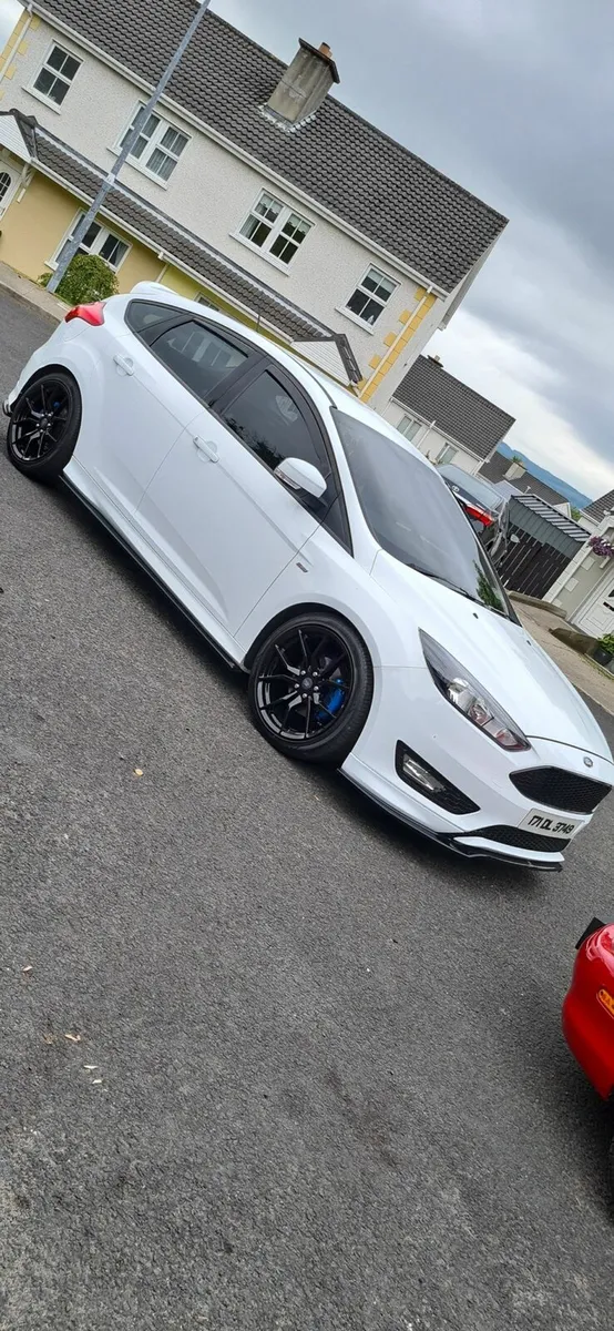 Ford Focus ST-line - Image 1