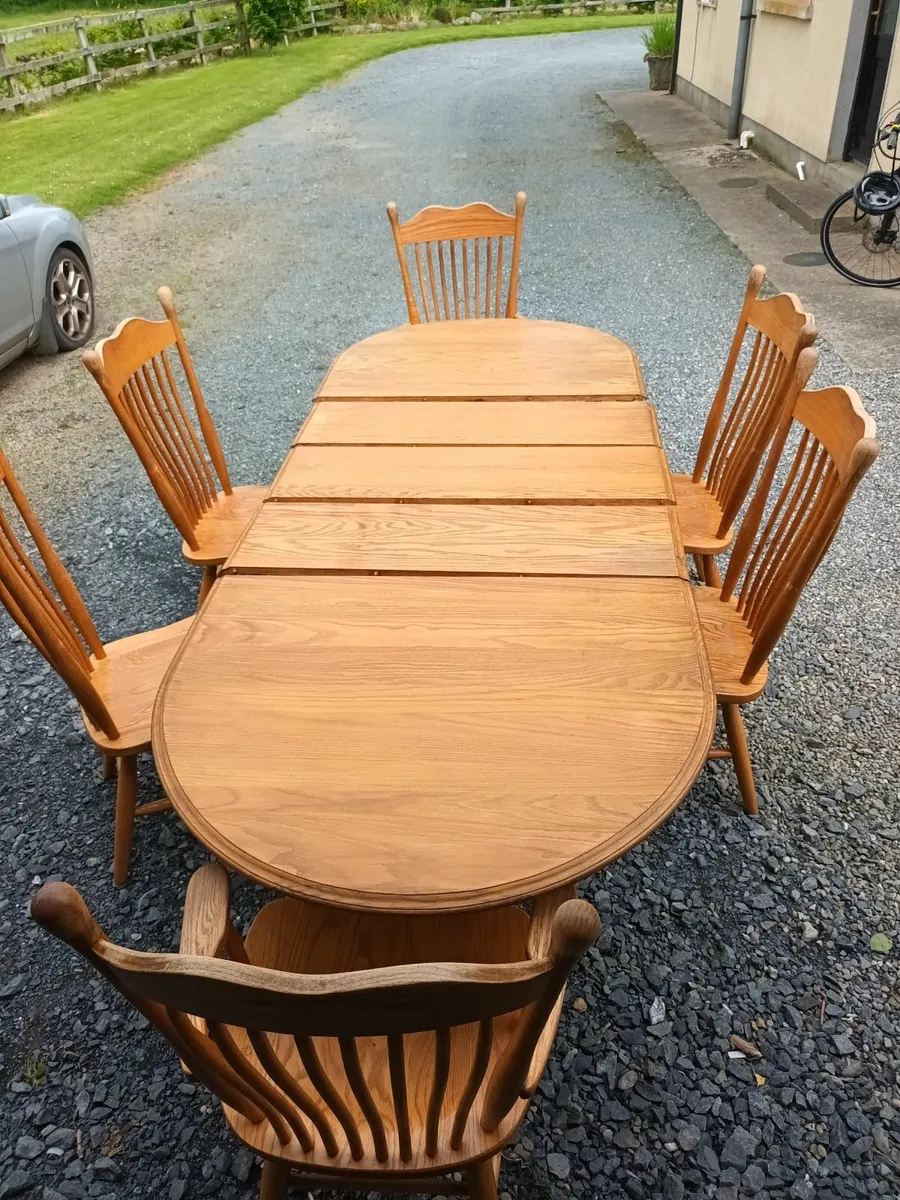 table and chairs - Image 2