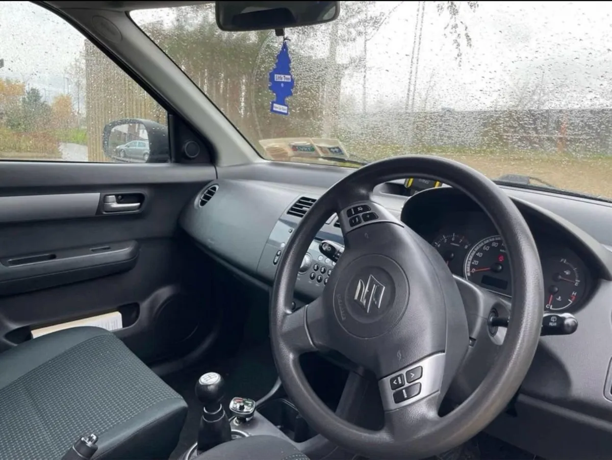 Two door Manual 1.3 liter ,2007 Suzuki Swift - Image 4