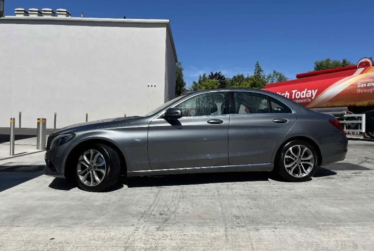 Mint 2017 C350e. (172) - Image 1