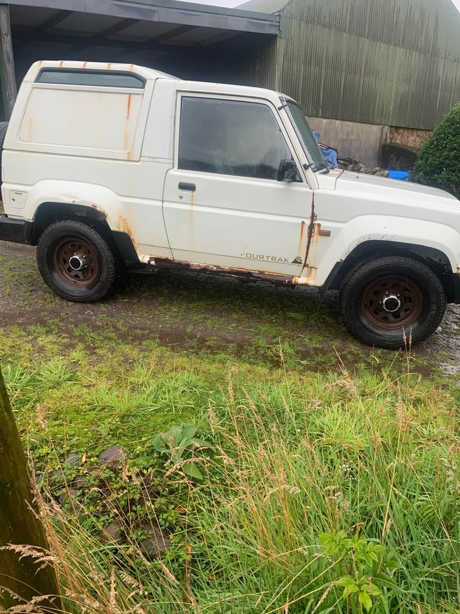 Daihatsu Fourtrak 1999 - Image 3