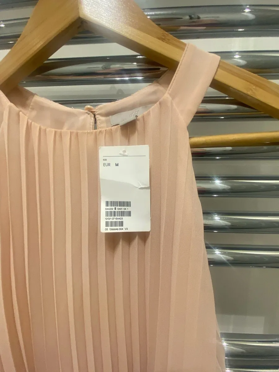 Dress pleated brand new - Image 2