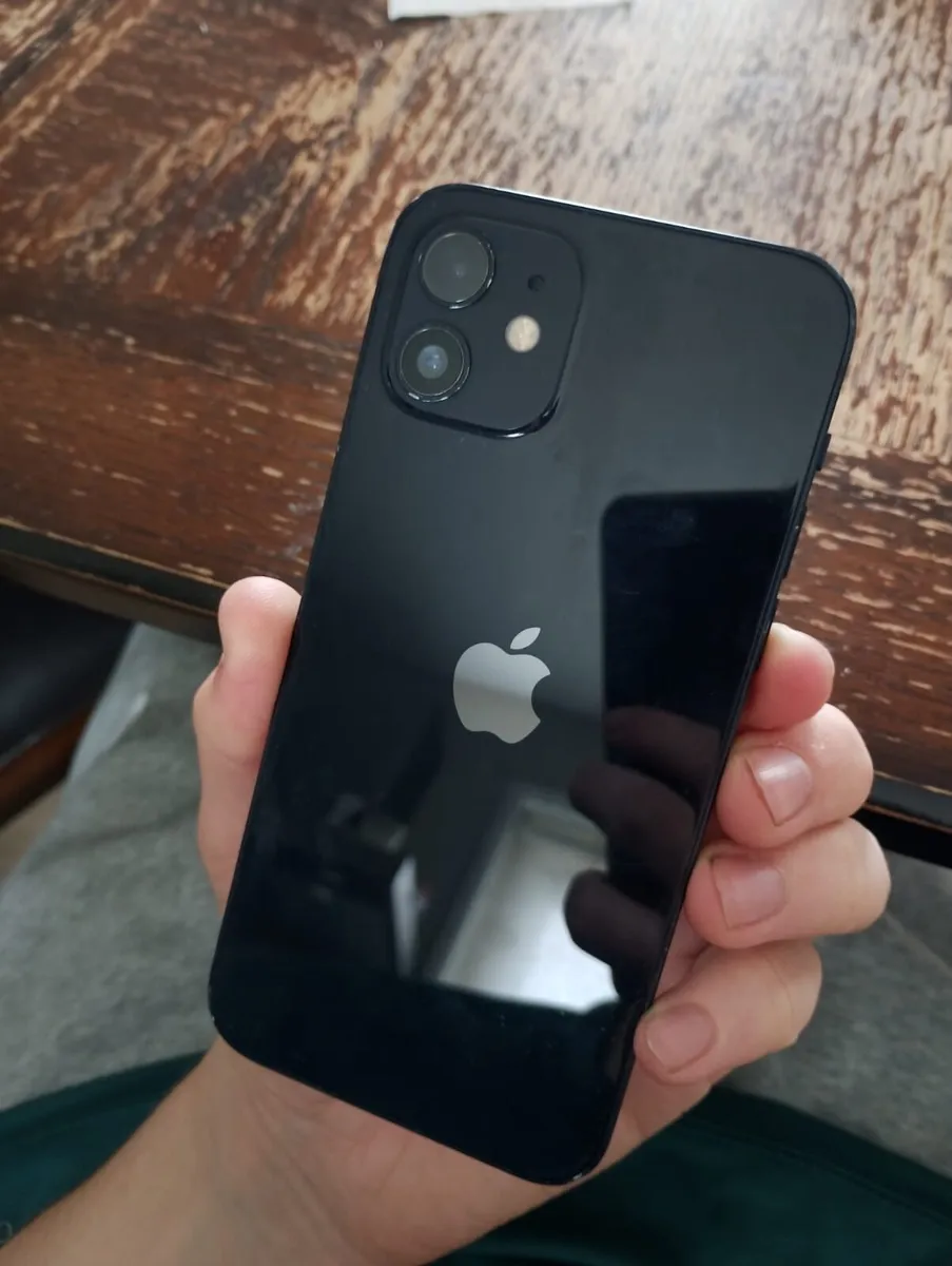 iPhone 12 128GB UNLOCKED WITH WARRANTY - Image 2