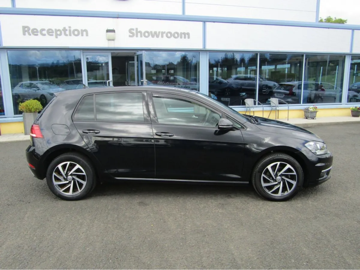 Volkswagen Golf 1.6 TDI Match 115PS 5DR - Image 3