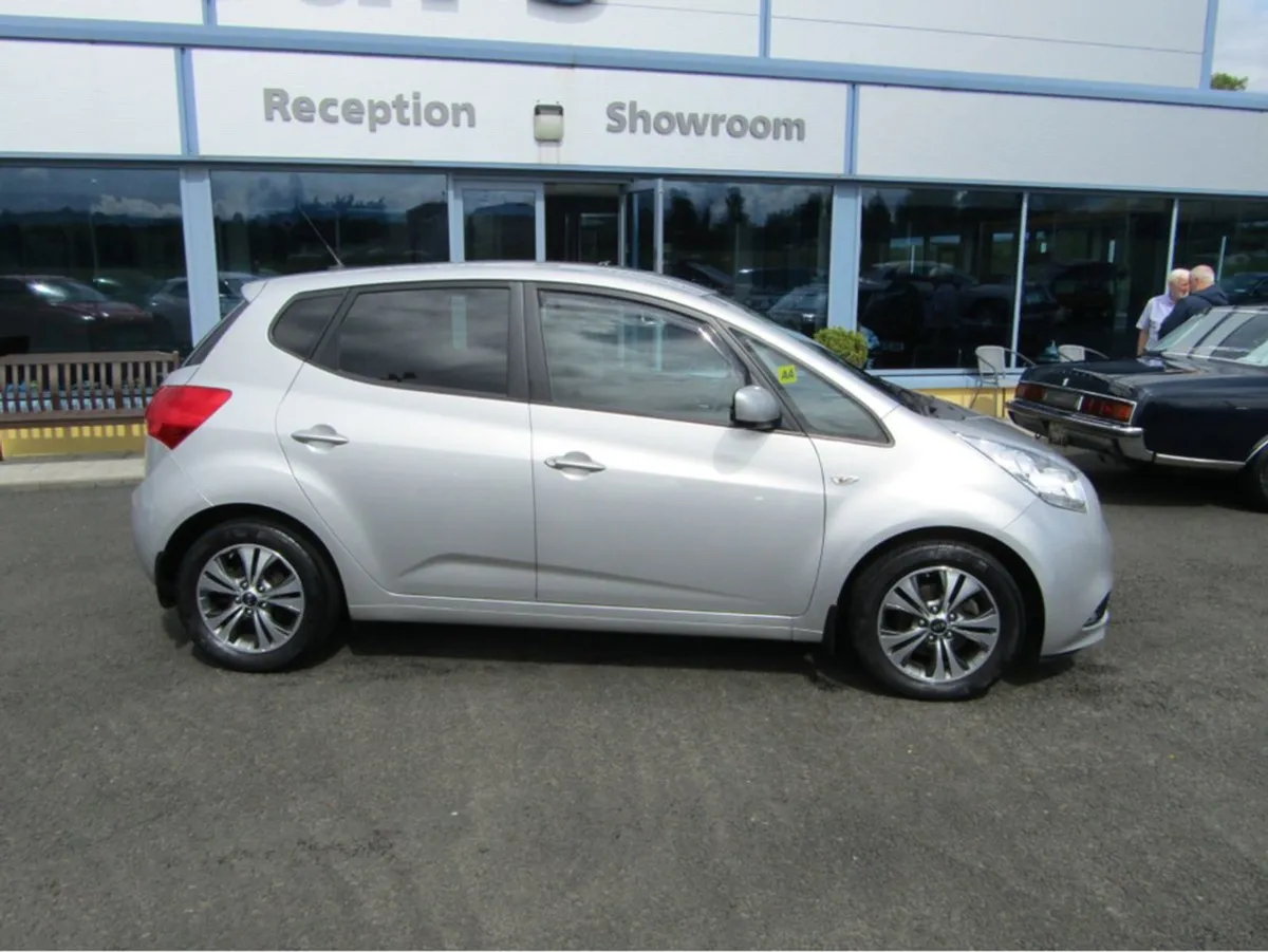 Kia Venga 1.4 Elite Diesel 5DR - Image 3