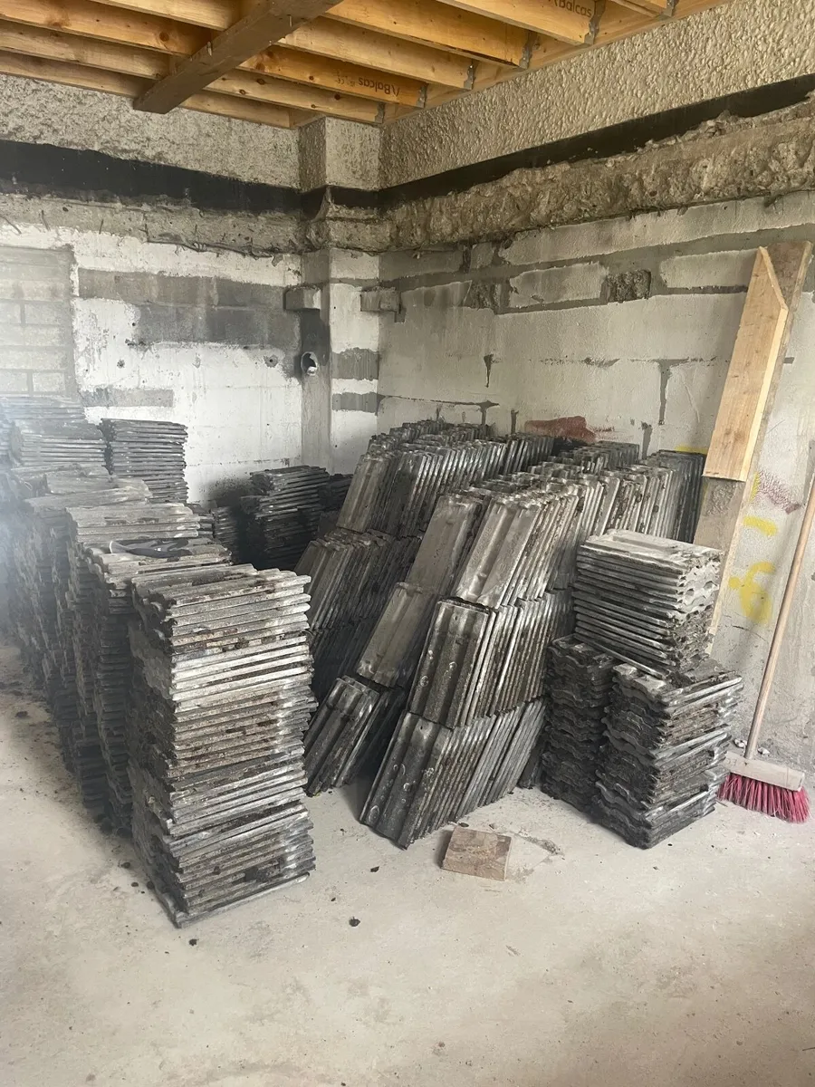 Roof tiles - Image 2