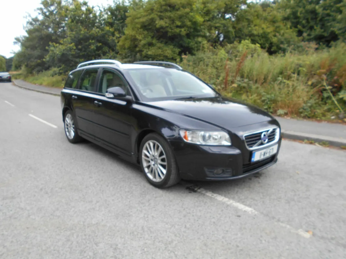 VOLVO V50  1.6 DIESEL ESTATE WITH NEW NCT - Image 1